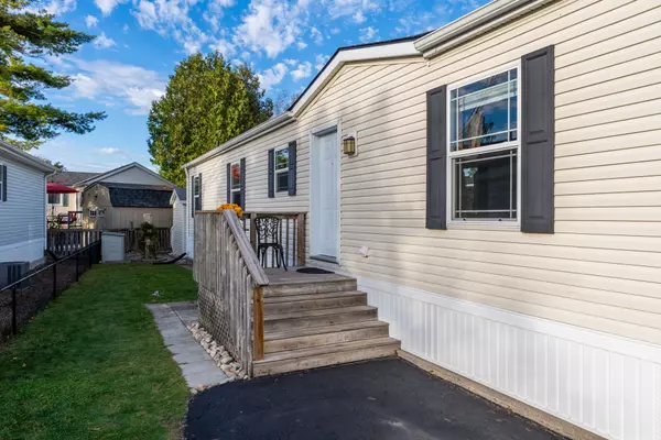 Puslinch, ON N0B 2J0,41 Cedarbush CRES