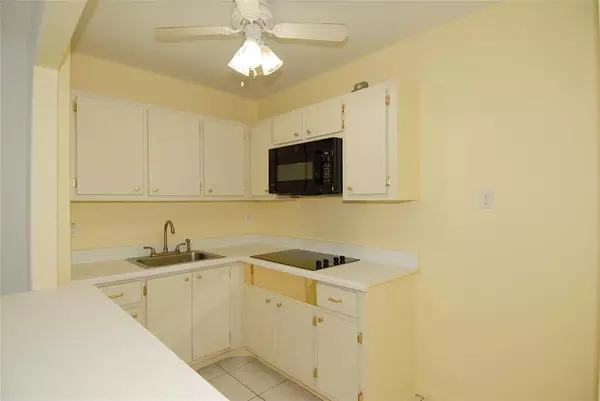 Hollywood, FL 33020,1520 Mckinley St #113-E