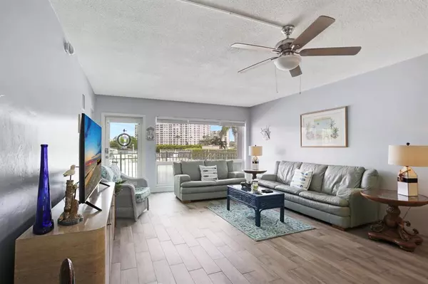 Pompano Beach, FL 33062,999 N Riverside Dr #3