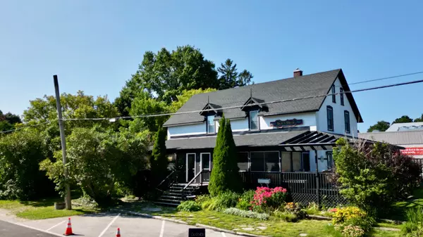 Northern Bruce Peninsula, ON N0H 1W0,8 Helen ST