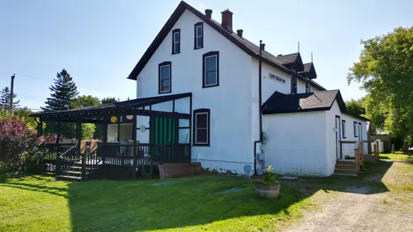 Northern Bruce Peninsula, ON N0H 1W0,8 Helen ST