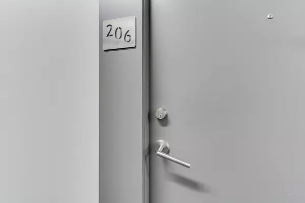 Toronto E01, ON M4M 0E9,246 Logan AVE #206