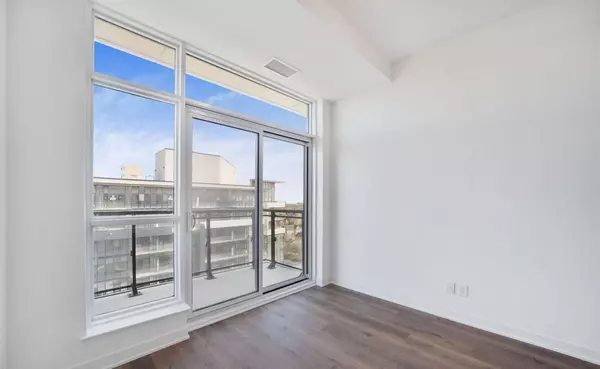 Oakville, ON L6M 5P9,405 Dundas ST W #PH09