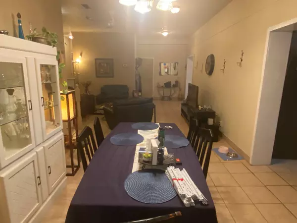 Welland, ON L3C 5L7,215 Broadway AVE