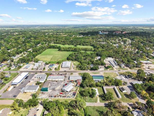 Bonham, TX 75418,1604 N Center Street