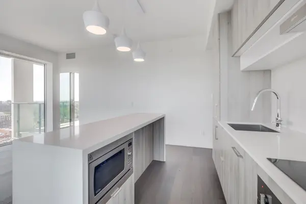 Toronto C10, ON M4S 1V5,5 Soudan AVE #2604