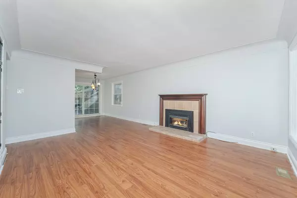 Toronto E08, ON M1M 3G2,11 Jeanette ST