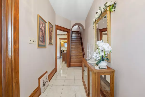 Hamilton, ON L8L 4T7,411 Catharine ST N