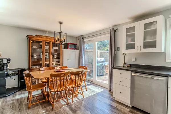 Barrie, ON L4M 5L9,51 Robin CT