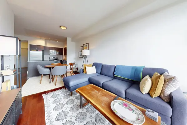 Toronto W02, ON M6P 0A6,1638 Bloor ST W #402