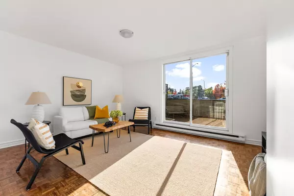 Parkway Park - Queensway Terrace S And Area, ON K2C 3P5,1250 McWatters RD #49