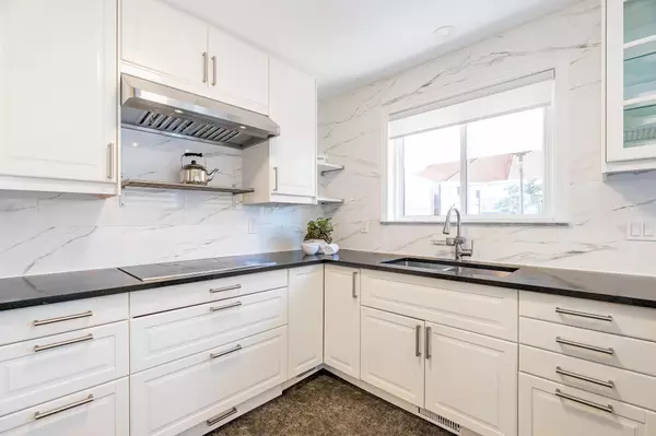 Orillia, ON L3V 7H5,325 Brewery LN