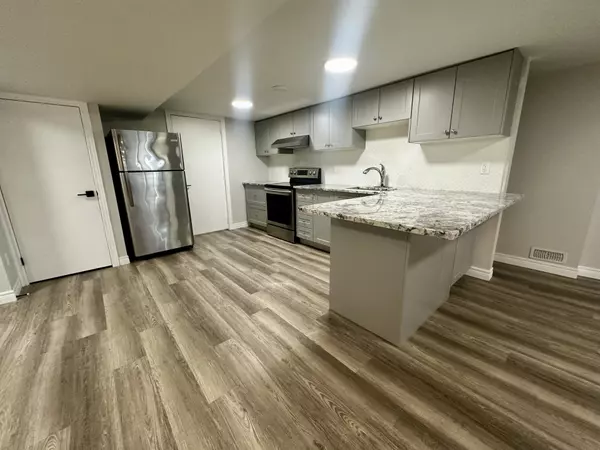 Brantford, ON N3T 5M1,9 Garnet RD #Lower