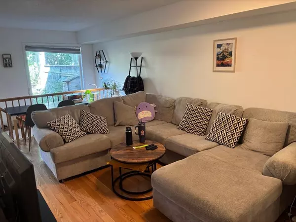 Carlington - Central Park, ON K2C 4A1,5 Festive Private