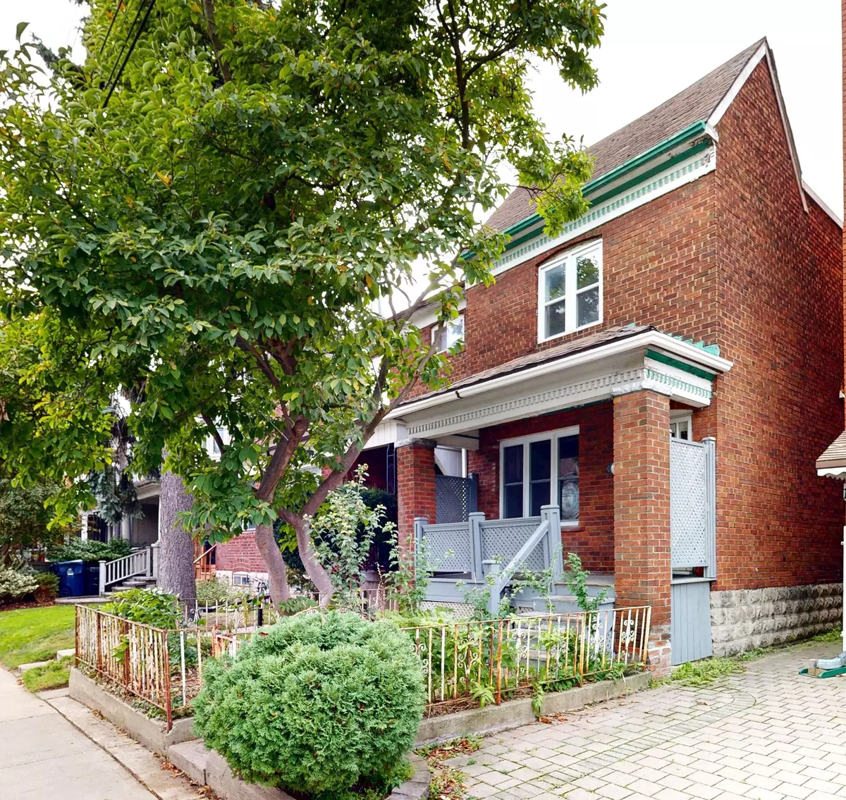 Toronto C01, ON M6J 2G6,196 Markham ST