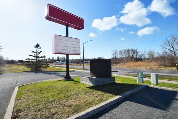 Cornwall, ON K6H 5R6,1850 Vincent Massey DR