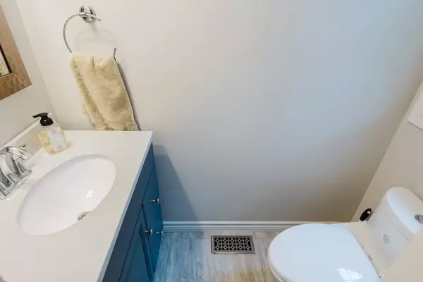 Owen Sound, ON N4K 0C2,943 5th A AVE E