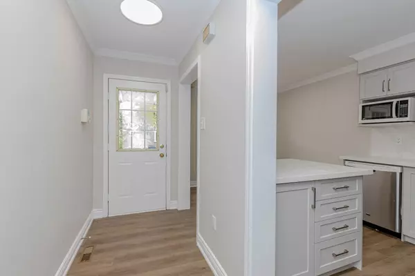 Burlington, ON L7L 6L2,5141 Brada CRES E