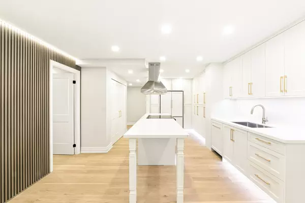 Toronto W08, ON M9C 4V9,299 Mill RD #706