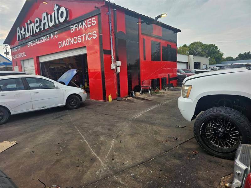 1017 E Seminary Drive, Fort Worth, TX 76115