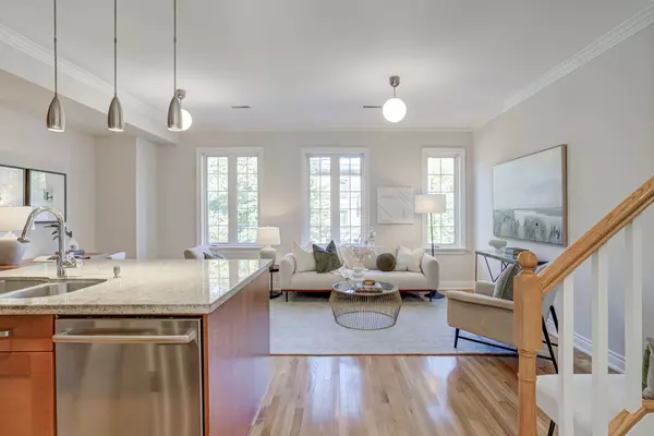 Toronto C01, ON M6H 1A8,1015B College ST