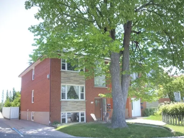 13 Wesley ST, Toronto W06, ON M8Y 2W4