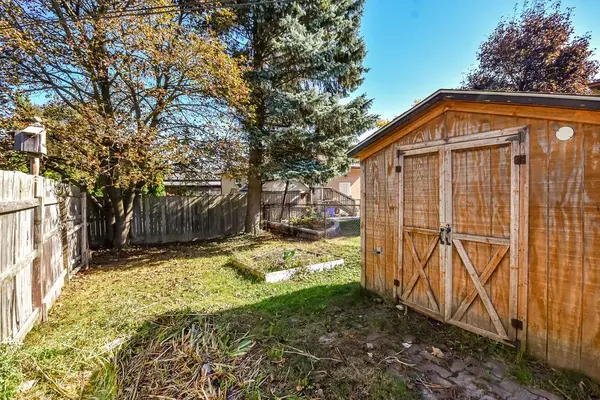 Barrie, ON L4M 3S2,63 Davidson ST