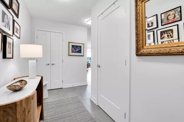 Glebe - Ottawa East And Area, ON K1S 5X2,570 De Mazenod AVE #301