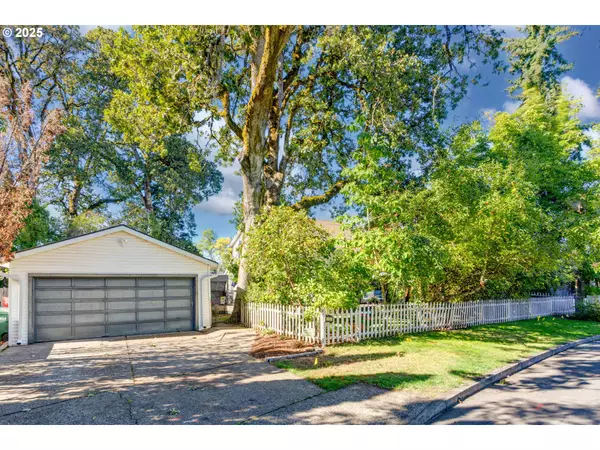 Hillsboro, OR 97123,165 SE 33RD AVE