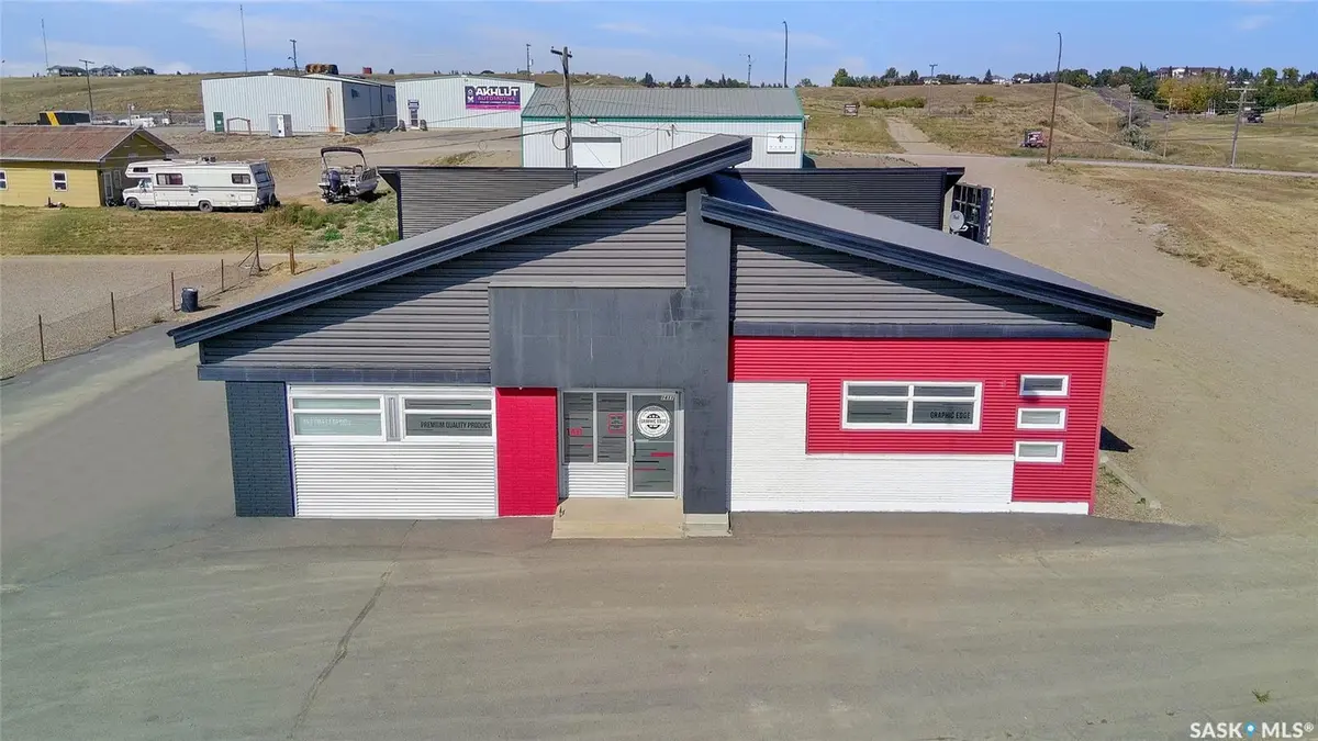 Swift Current, SK S9H 3S9,1411 North Service ROAD W