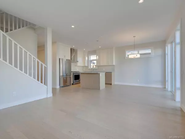 North Saanich, BC V8L 1P1,2318 Deerbrush Cres