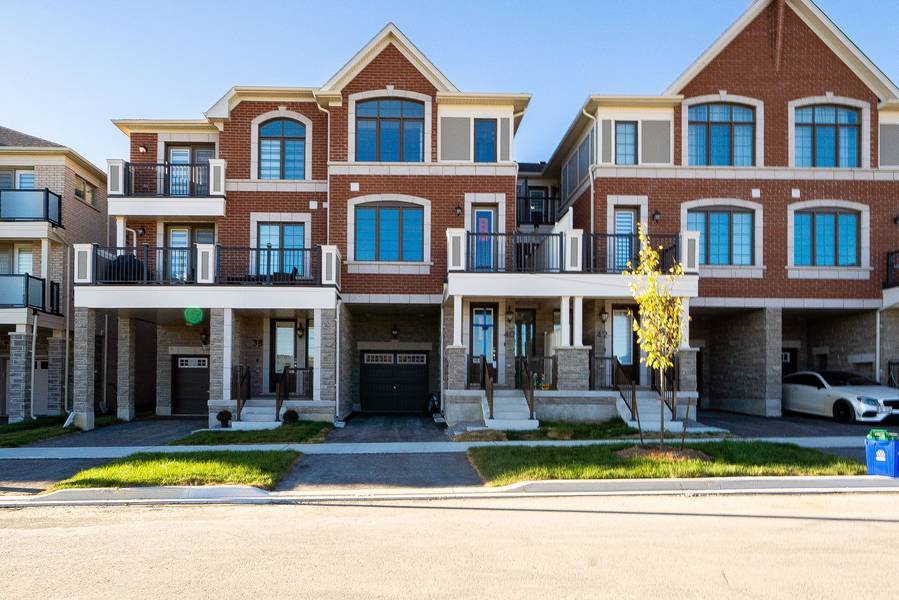 40 Azure DR, Markham, ON L6C 3M4