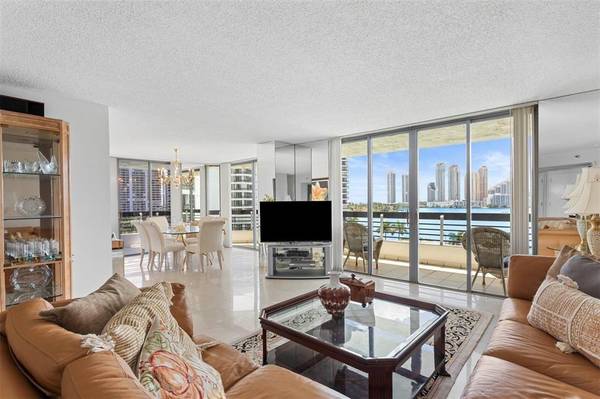 Aventura, FL 33180,3530 Mystic Pointe Dr #910