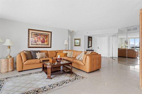 Aventura, FL 33180,3530 Mystic Pointe Dr #910