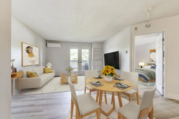 2020 Cleaver AVE #107, Burlington, ON L7M 4C2