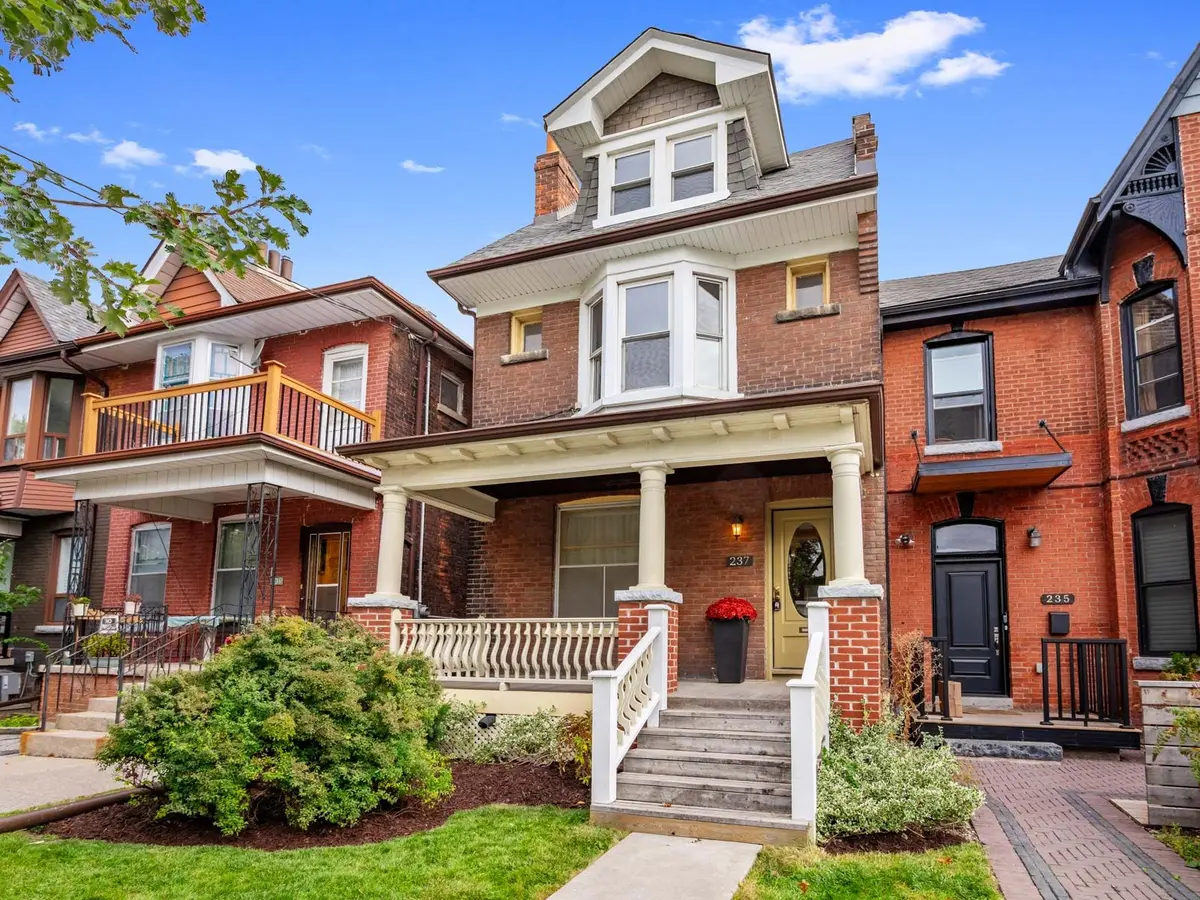 Toronto W02, ON M6H 2T7,237 Delaware AVE