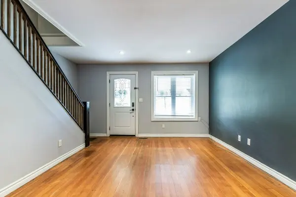 Mapleton, ON N0G 1P0,18 High ST