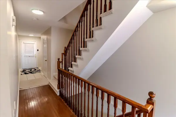 Mississauga, ON L5M 0A5,3950 Erin Centre BLVD #42