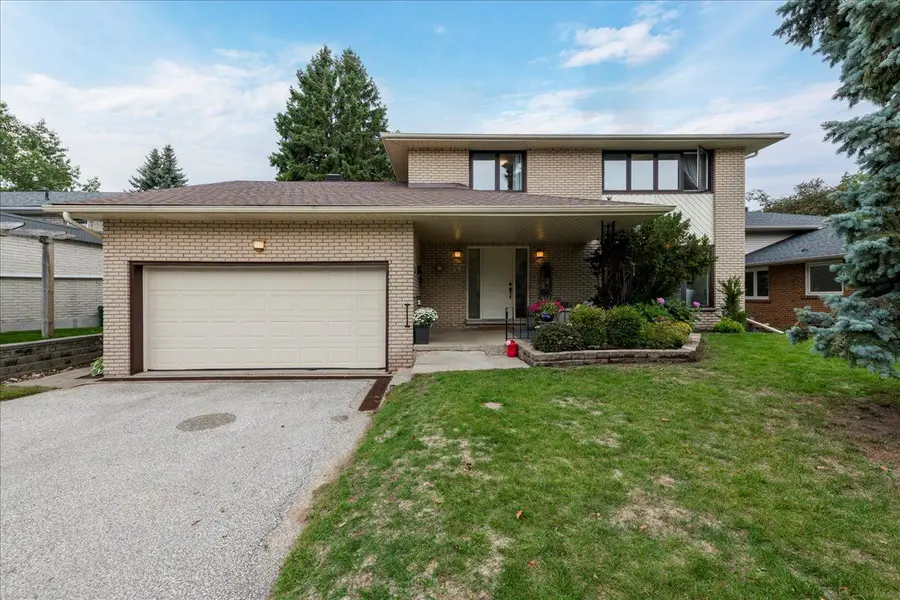 56 Marshall ST, Barrie, ON L4N 3S7