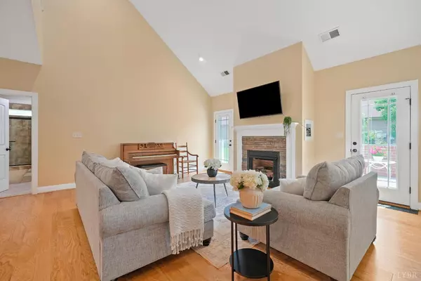 Lynchburg, VA 24502,403 Cornerstone Street