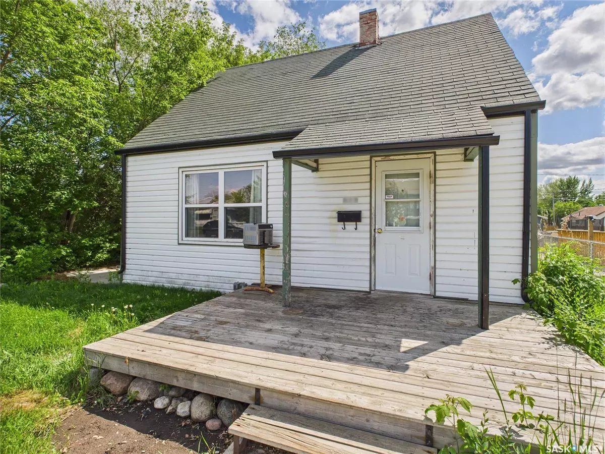 Prince Albert, SK S6V 0S7,619 7th STREET E