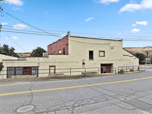 Wishram, WA 98673,372 MAIN ST