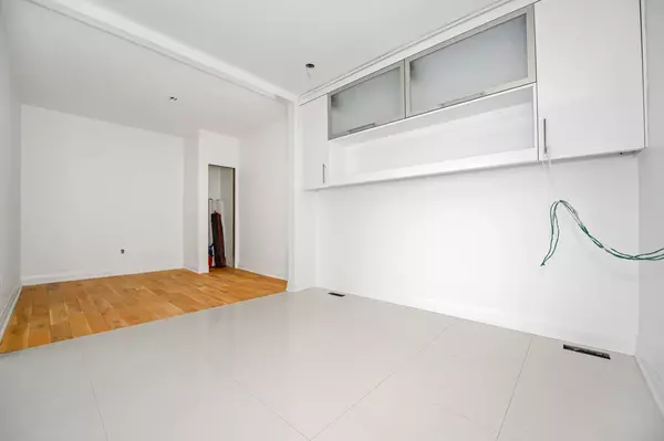 Vaughan, ON L6A 1S1,11840 Keele ST #Building #2