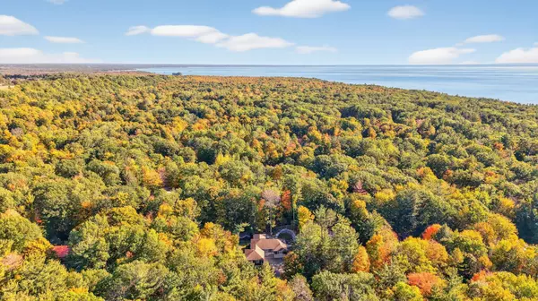 Tiny, ON L9M 0L6,683 Lafontaine RD