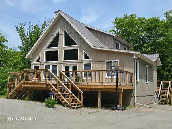 Highlands East, ON K0L 1M0,1097 Cheddar RD