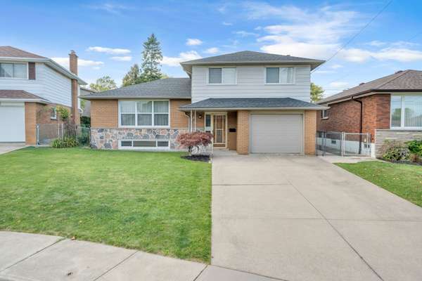 132 Greeningdon DR,  Hamilton,  ON L9A 4W7