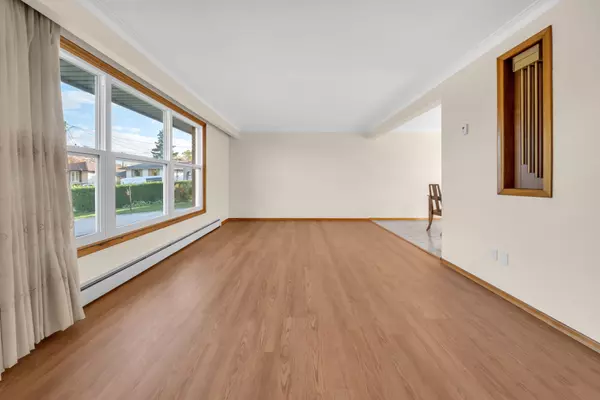 Hamilton, ON L9A 4W7,132 Greeningdon DR