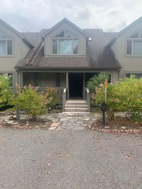 Huntsville, ON P1H 2J5,3521 Grandview Forest Hill DR