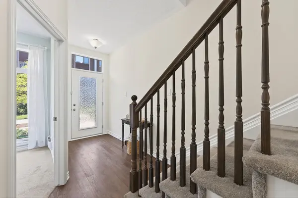 Manor Park - Cardinal Glen And Area, ON K1K 4Z8,520 Ozawa Private