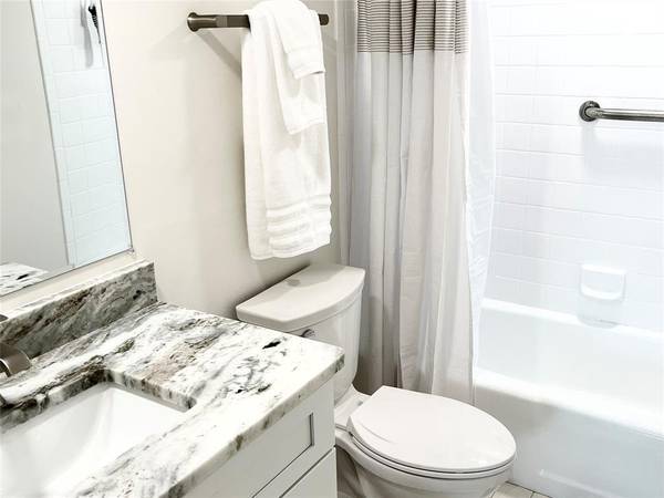 Stuart, FL 34996,40 NE Plantation Rd #410